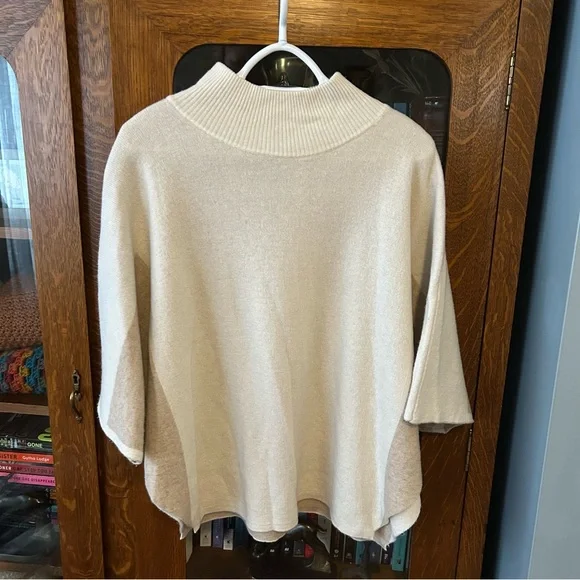 New Condition Note di Anita Turtleneck, Poncho Cream and Tan Knit Wool Blend - Picture 3 of 13